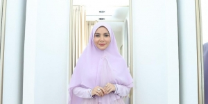 Anggunnya Meisya Siregar dalam Balutan Dress Lilac Bernuansa Syar'i