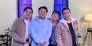 Bikin Penggemar Klepek-klepek, Potret Tampan Yonggi Mikama saat Live Tiktok Bareng 3 Composers 