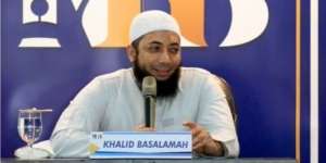 Kisah Wanita Cantik Menguji Keimanan Ulama Soleh, Malah Berakhir Tangisan dan Kapok Bersolek Lagi