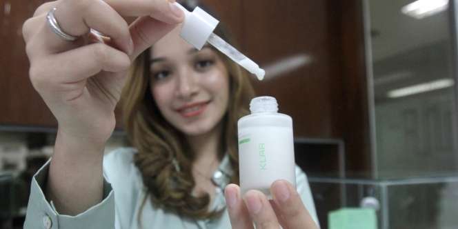 Obat Kumur Ada yang Berbentuk Serum Praktis, Mau Coba?