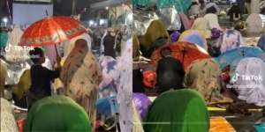 Momen Haru Bocah Payungi Ibu yang Sedang Sholat, Warganet: Didikannya Enggak Main-Main!