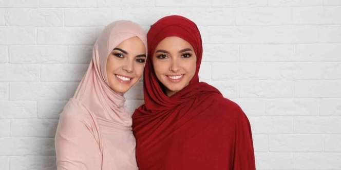 Samarkan Noda di Wajah dengan Beragam Warna Color Corrector