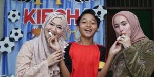 Potret Hubungan Sebenarnya Okie Agustina dan Adelia Istri Pasha Ungu yang Jarang Tersorot