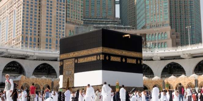 Arab Saudi Minta Jemaah Umroh Tak Bawa Uang Tunai dan Perhiasan