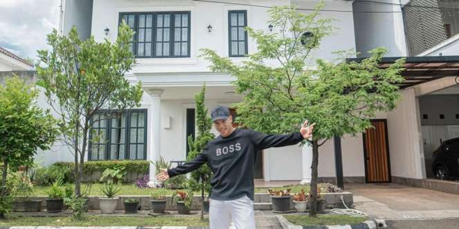 Tak Kalah Mewah dari Rumah Fuji, Begini Potret Rumah Baru Fadly Faisal