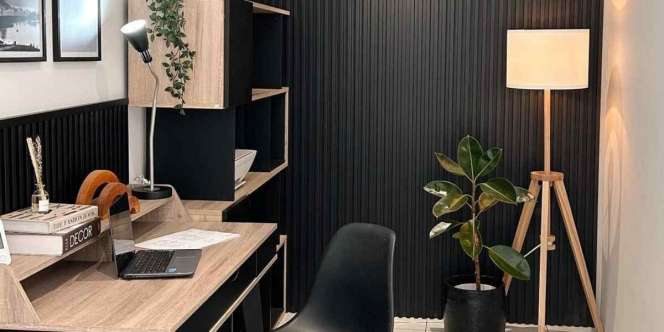 Aksen Wall Panel, Sulap Sudut Rumah Jadi 'Kantor' Keren