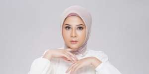 Kaftan Nyaman nan Stylish untuk Ibu Hamil, Tengok Gaya Kesha Ratuliu