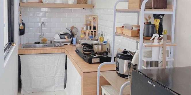 Dapur Mini Rapi Estetik Meski Tanpa Kitchen Kabinet
