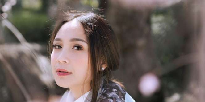 Nagita Slavina Pakai Bando Belasan Juta, Harganya Cukup Buat THR dan Keperluan Lebaran