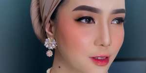 Tampil Segar Bak Es Teh Manis Saat Bukber dengan Gaya Makeup Dreamy