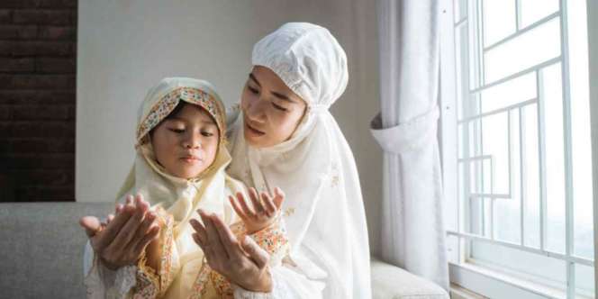  Ajarkan Buah Hati Trik Kuat Puasa dari Nabi Muhammad SAW
