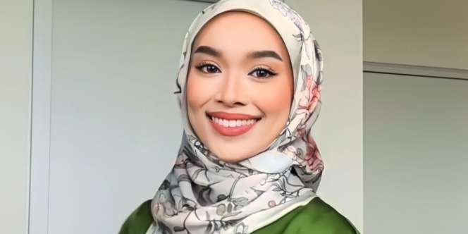 Sentuhan Manis untuk Outfit Lebaran dengan Pashmina Motif 