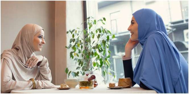 Ragam Warna Pakaian Muslimah Kekinian, Apakah Tabarruj?