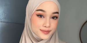 Model Pashmina Lilit, Cara Termudah Bikin Hijab Selalu Rapi