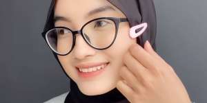 Korean Look Hijab, Pakai Pashmina dengan Jepitan
