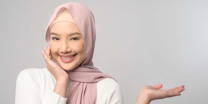 Trik Wajib Coba Biar Riasan Bawah Mata Tahan Lama