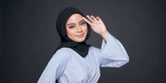 Bedak Tabur Lebih Merata dengan 2 Puff Makeup