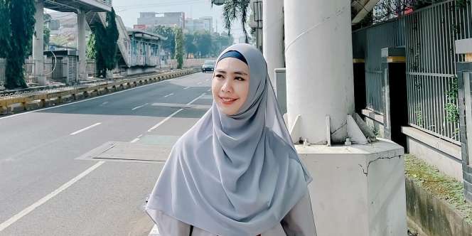 Oki Setiana Dewi Bagi-bagi 10 Ribu Baju Lebaran Untuk Anak Yatim