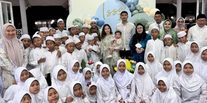 Potret Ultah Anak Nikita Willy Bareng Anak Yatim, Tampilan Baby Issa Pakai Koko dan Peci Bikin Gemas