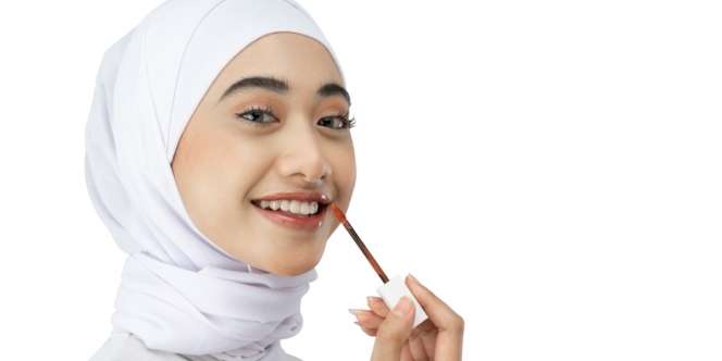 Tampil Segar Hanya dengan 2 Warna Lipstik