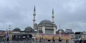 Megahnya Taksim Mosque, Masjid Bergaya Art Deco di Alun-alun Istanbul