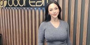 Awet Mudanya Kebangetan, Ibu 3 Anak Ini Sering Digoda Cowok yang Lebih Muda dari Anaknya