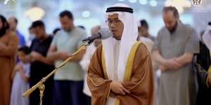 Viral Pemuda Asal Lebak Banten Jadi Imam Besar di Masjid Dubai, Suara Merdunya Bikin Jemaah Menangis