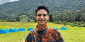 Digosipkan Pindah Agama, Ini Kata Devano Putra Iis Dahlia