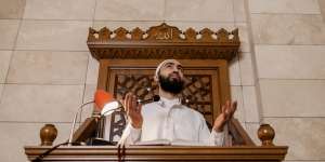 Doa Setelah Sholat Lailatul Qadar, Amalan Mohon Ampunan Atas Segala Dosa