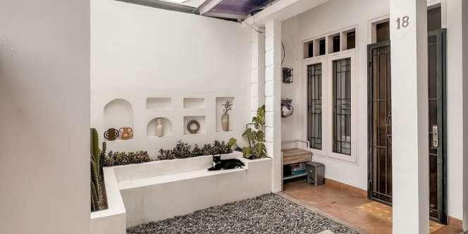 Model Teras Putih Apik, Tempat Nongkrong Asyik di Rumah