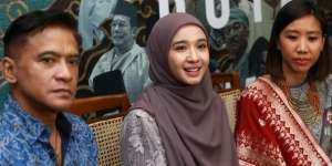 Totalitas Jadi Istri Buya Hamka, Laudya Cynthia Bella Harus Pakai Prostetik Wajah, Makeup 4 Jam