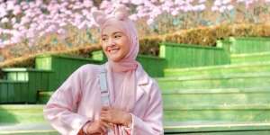 Sweet Look Nabila Ishma dengan Hanbok Lilac Saat Traveling ke Korea