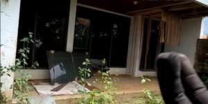 Potret Rumah Mewah Terbengkalai Milik Dokter, Seram! Obat Berserakan di dalam Ruangan