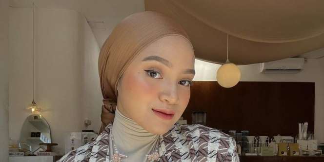 3 Mix and Match Hijab Turban dengan Outfit Formal