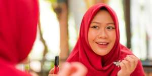 Tak Hanya Bikin Lipstik Rapi, Ada 4 Fungsi Lain Lip Liner