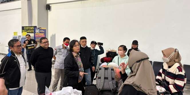 Banyak TKW Mengeluh Dicurangi Bea Cukai, Sri Mulyani Lakukan Sidak di Bandara Soetta dan Ini yang Ditemukan