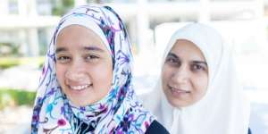 Adab Orangtua Pada Anak, Minta Izin Saat Mengambil Miliknya