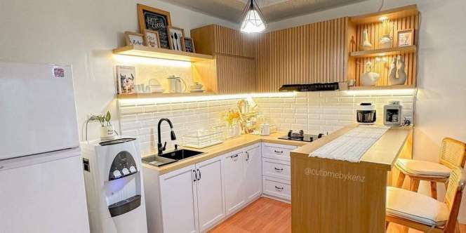 Keren, Desain Dapur ala Bar di Rumah Subsidi