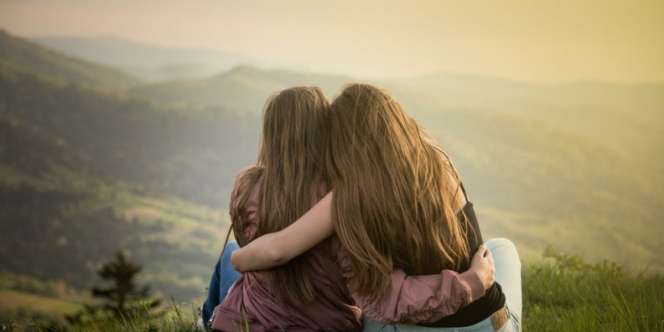 Teman Kerja Akrab Curiga punya Banyak Kesamaan, Ternyata Keduanya Kakak Adik yang Terpisah 40 Tahun