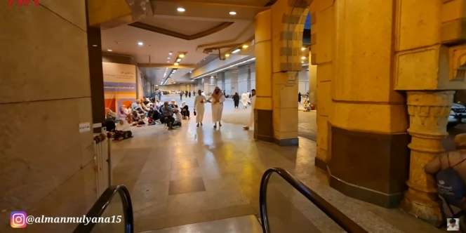 Masya Allah! Begini Kehidupan di `Kolong` Masjidil Haram yang Jarang Terlihat di Medsos