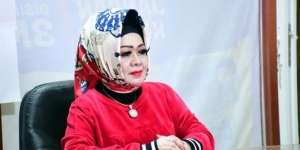 10 Gaya Hijab Reihana, Kepala Dinkes Lampung yang Viral, Mirip Jambul Khatulistiwa Syahrini!