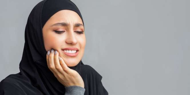 Cek Fakta: Rebusan Daun Jeruk dan Air Garam Bisa Atasi Sakit Gigi