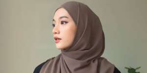 Tutorial Pakai Pashmina Instan untuk Lebaran, Ini Cara Styling yang Tepat