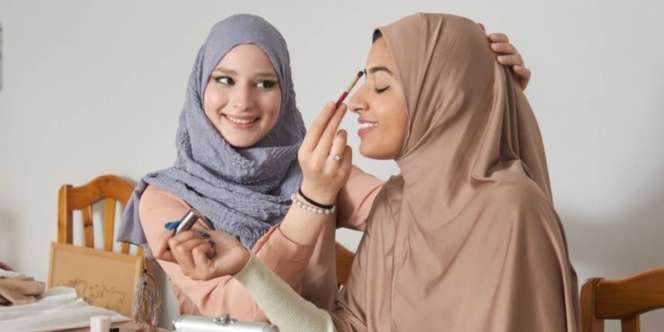 Ingin Alis Rapi Tanpa Dicukur? Coba Teknik Lem Smooth