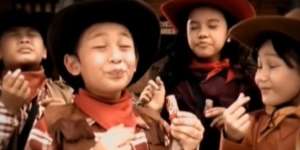 5 Potret Model Cilik di Iklan Permen Jadul 2000-an yang Makin Ganteng