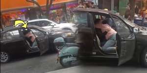 Di Luar Nalar! Istri Sah Gerebek Suami Sedang Selingkuh di Mobil, Endingnya Malah Peluk Pelakor dan Nangis Bareng