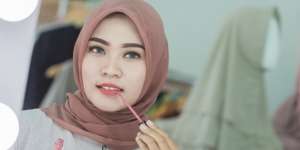 Sesuaikan Lip Tint dengan Undertone Kulit, Look Wjah Jadi Segar Natural