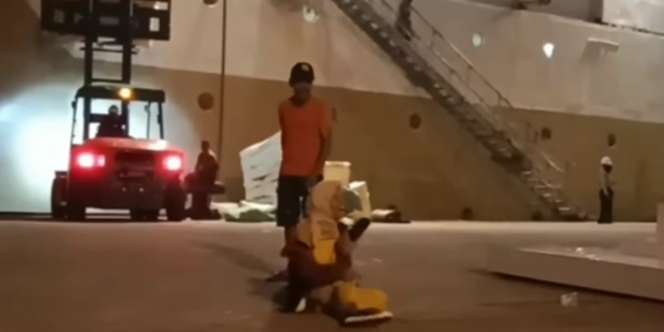 Viral Wanita Ini Histeris Ditinggal Pacar di Pelabuhan