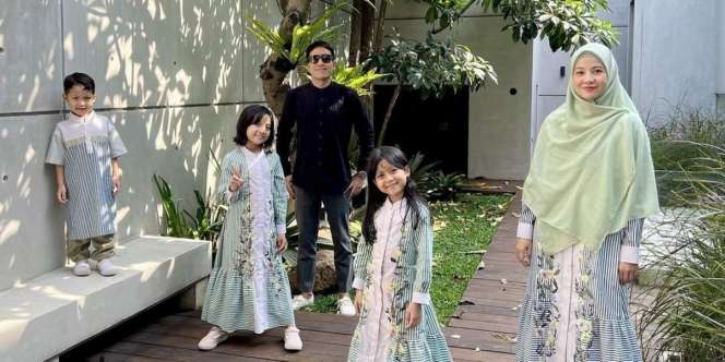 Bajunya Beda Sendiri Saat Lebaran, Desta Dikasihani Warganet