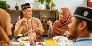 Viral Drama Keluarga saat Lebaran di Rumah Mertua, Tak Diajak Foto hingga Tak Pakai Busana Seragam